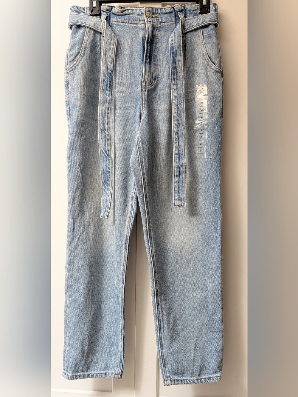 AMERICAN EAGLE, Light Wash High-Rise Paperbag Mom Jeans, Tie Belt, Size 2 Short